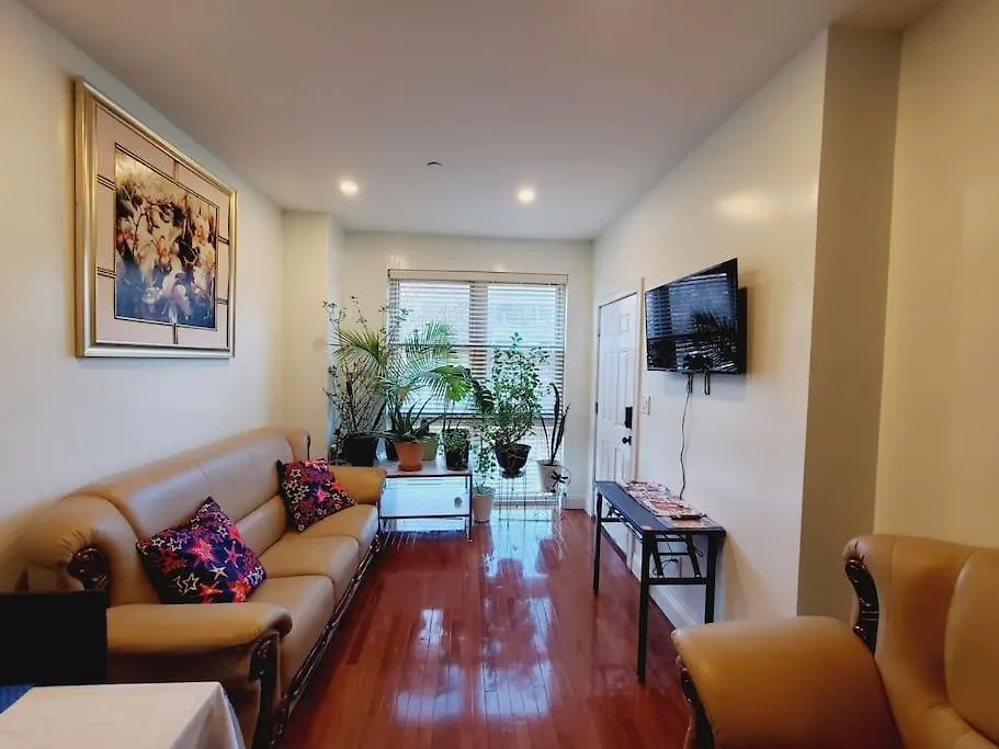 Apartmán Beautiful Bedroom In A Private Home With Access To Patio New York